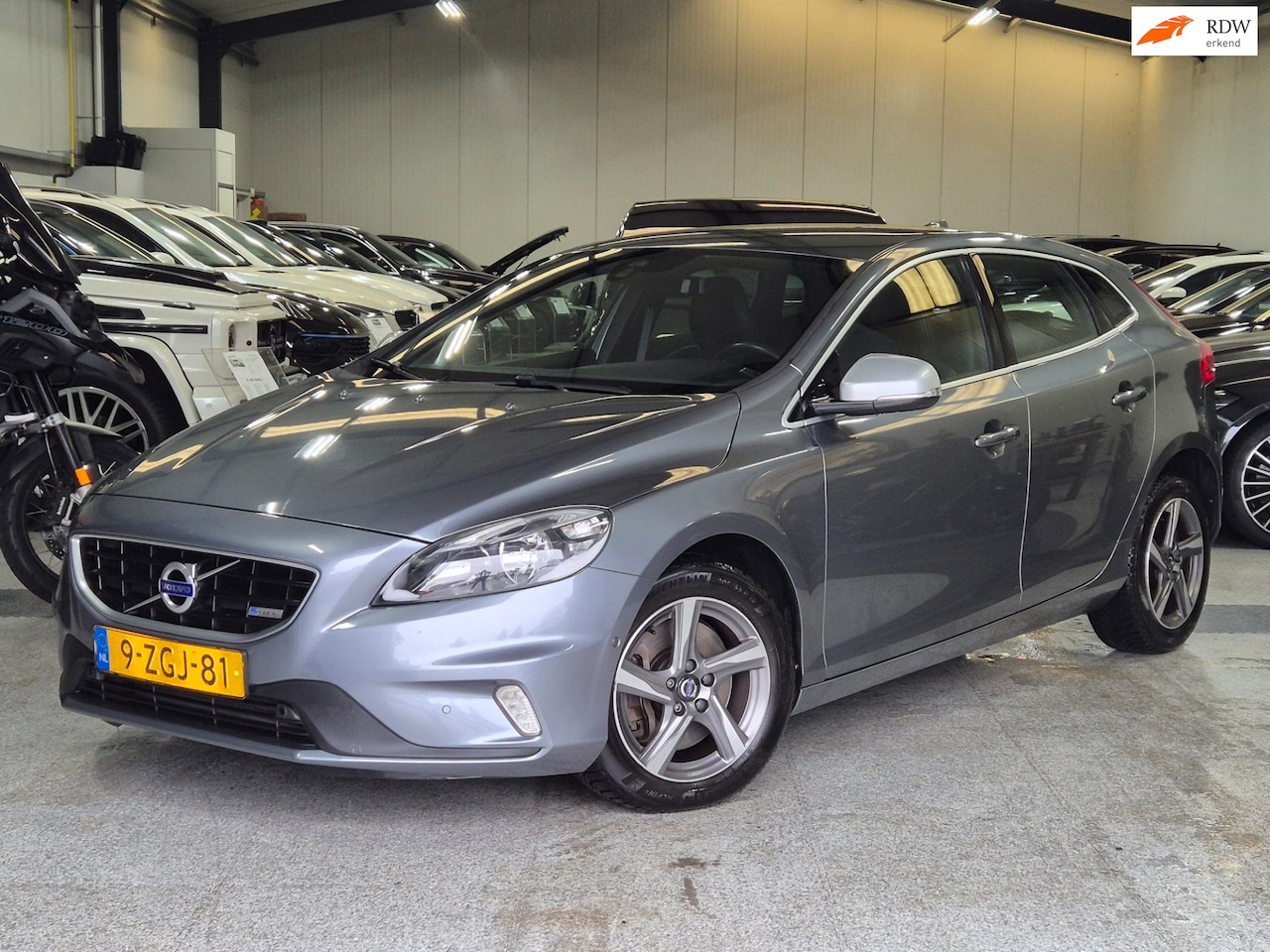 Volvo V40 - 2.0 D4 R-Design 1ste Eig. Dealer Ond. 190 PK NL Auto Nap - AutoWereld.nl