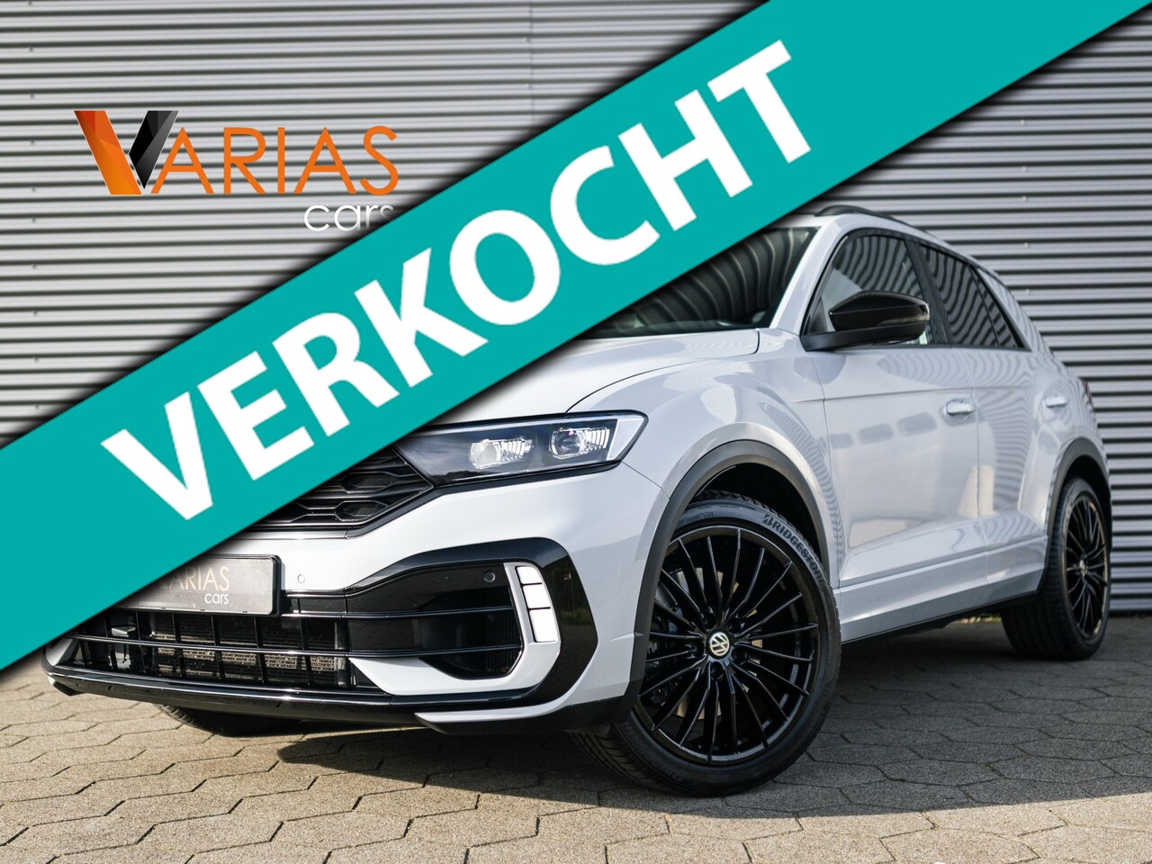 Volkswagen T-Roc - 2.0 TSI 4Motion Sport Business R Akra Camera - AutoWereld.nl