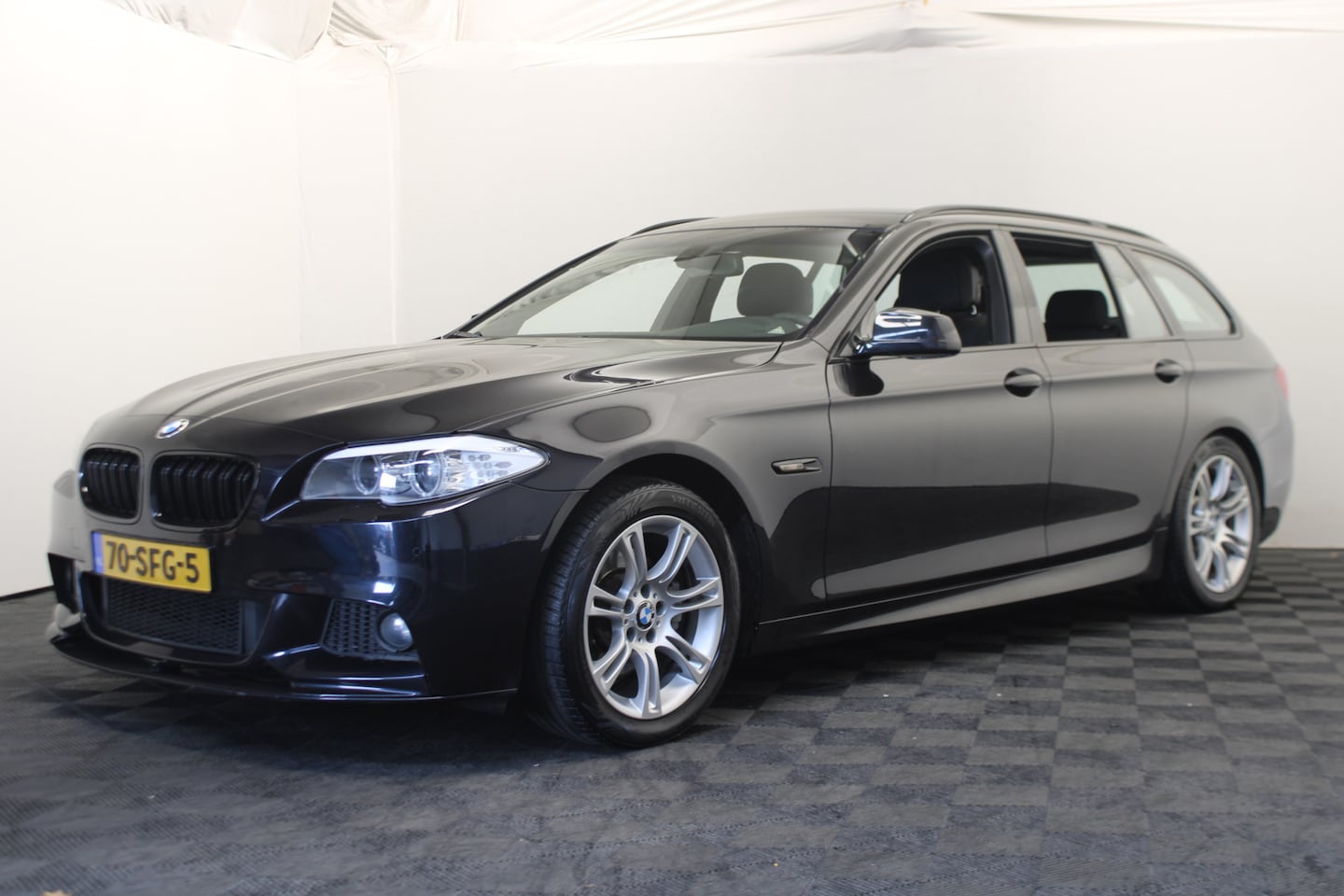 BMW 5-serie Touring - 523i Executive |M Sport| - AutoWereld.nl