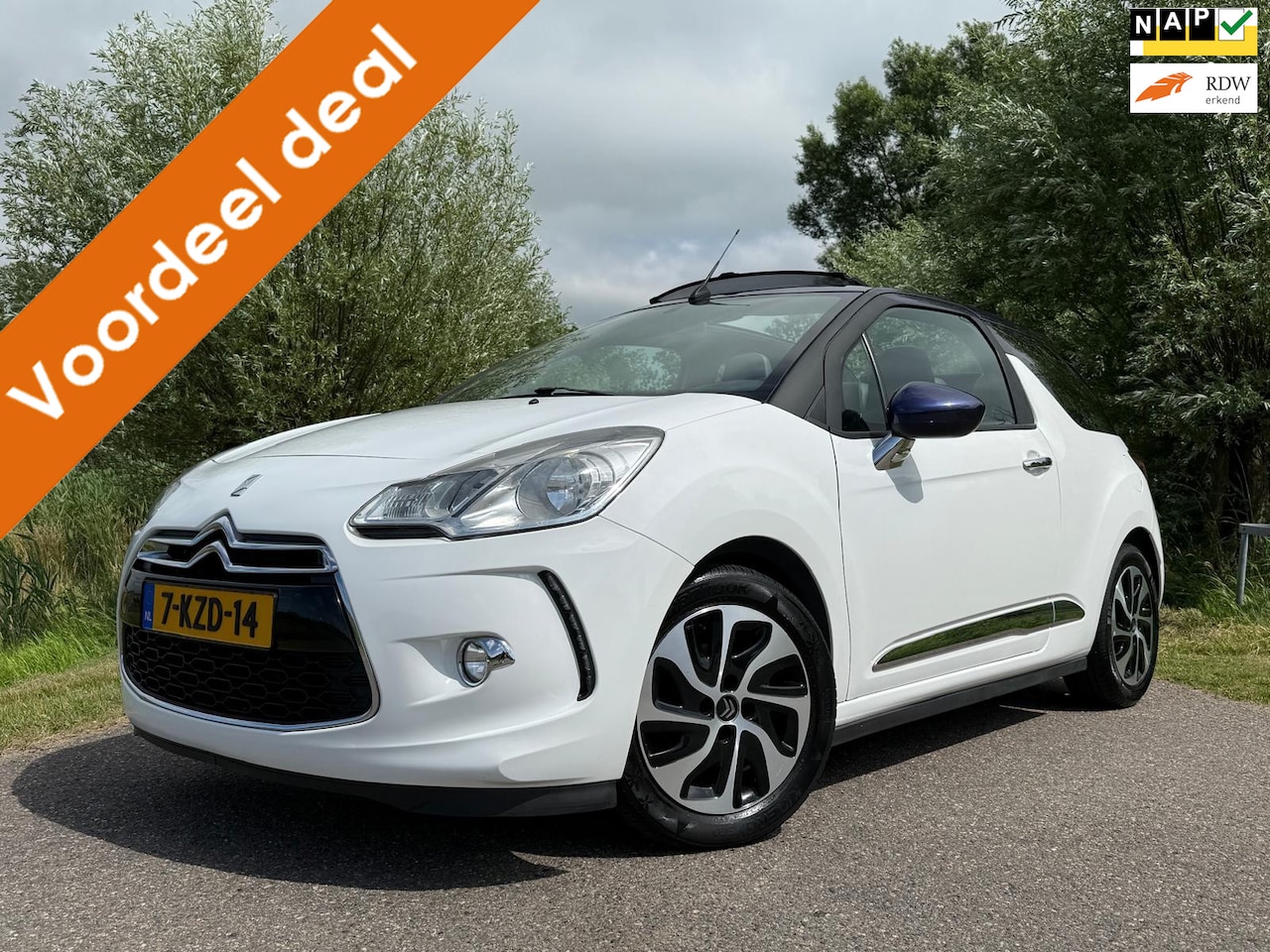 Citroën DS3 Cabrio - 1.2 VTi Chic / slechts 110.807 km / Airco / 15" Velgen / Dealer onderhouden! - AutoWereld.nl