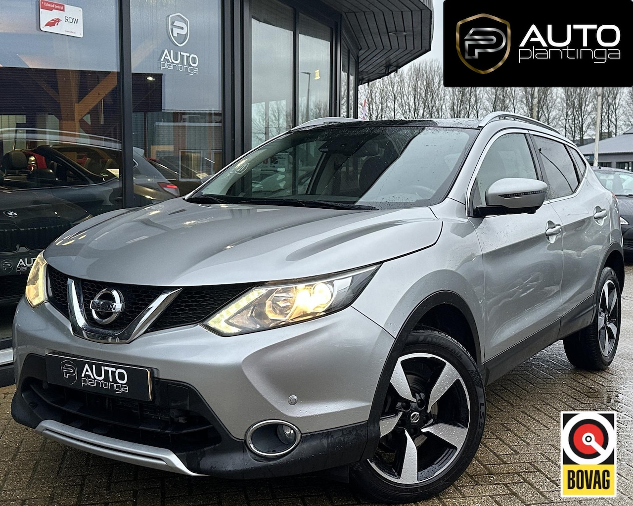 Nissan Qashqai - 1.2 Connect Edition | AUTOMAAT | BOMVOL | NL Auto | 360 Camera | Pano | Trekhaak | Keyless - AutoWereld.nl