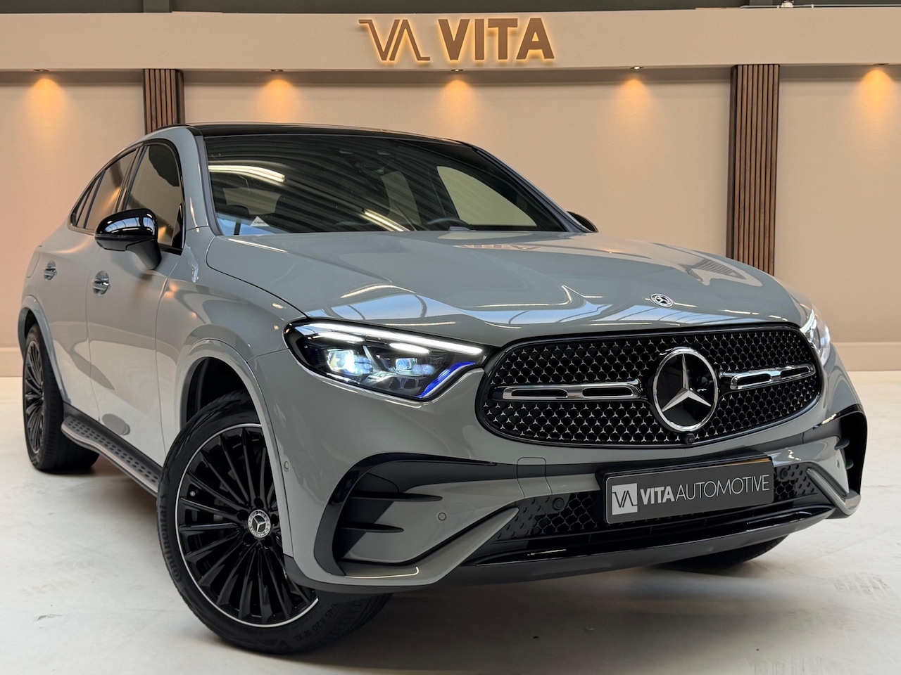 Mercedes-Benz GLC-klasse Coupé - 300e 4MATIC Business Line Full option|Nardo Grey|Pano|Luchtvering|Burmester|Memory|PPF Ful - AutoWereld.nl