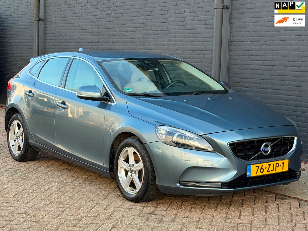Volvo V40 - 1.6 T4 Summum MOTOR KAPOT! EX BPM! - AutoWereld.nl