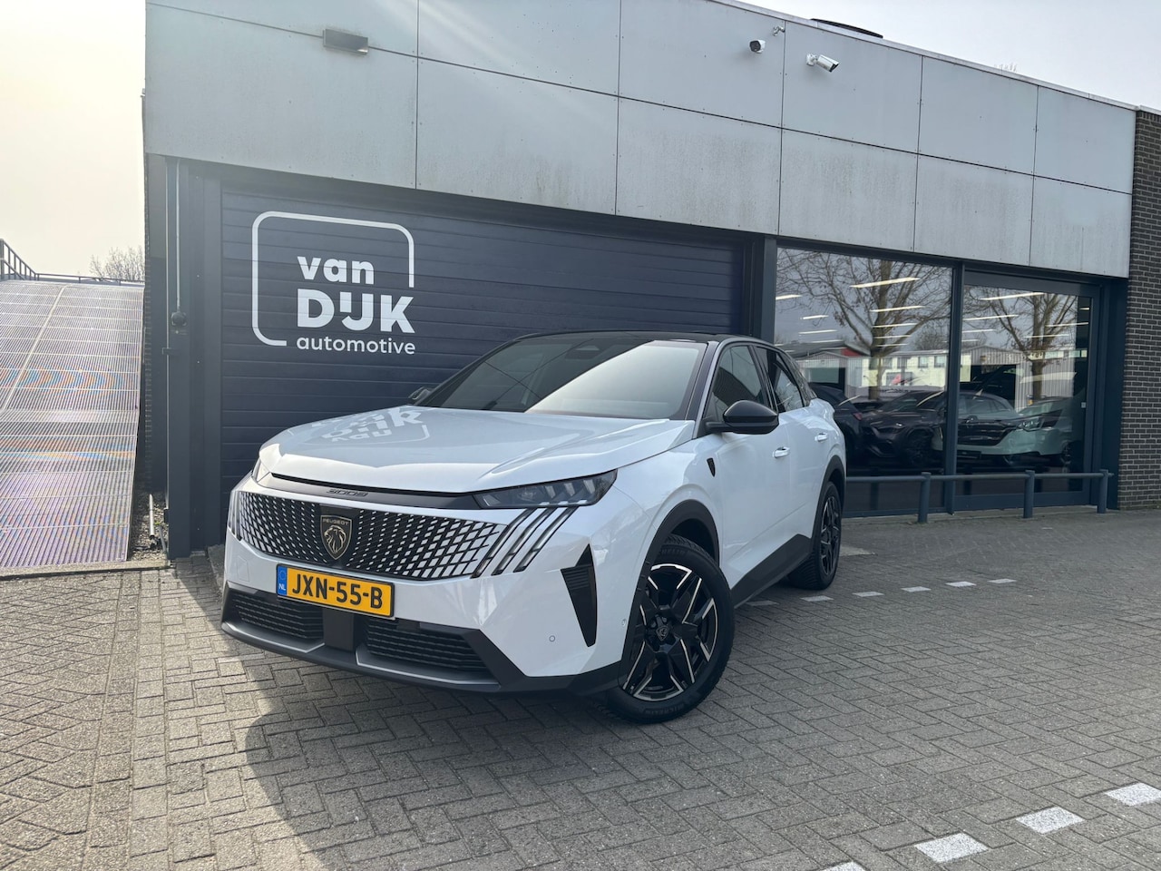 Peugeot 3008 - 1.2 Hybrid 136 GT Navigatie Panoramadak LED PDC V+A Trekhaak Camera Lederen / alcantara be - AutoWereld.nl