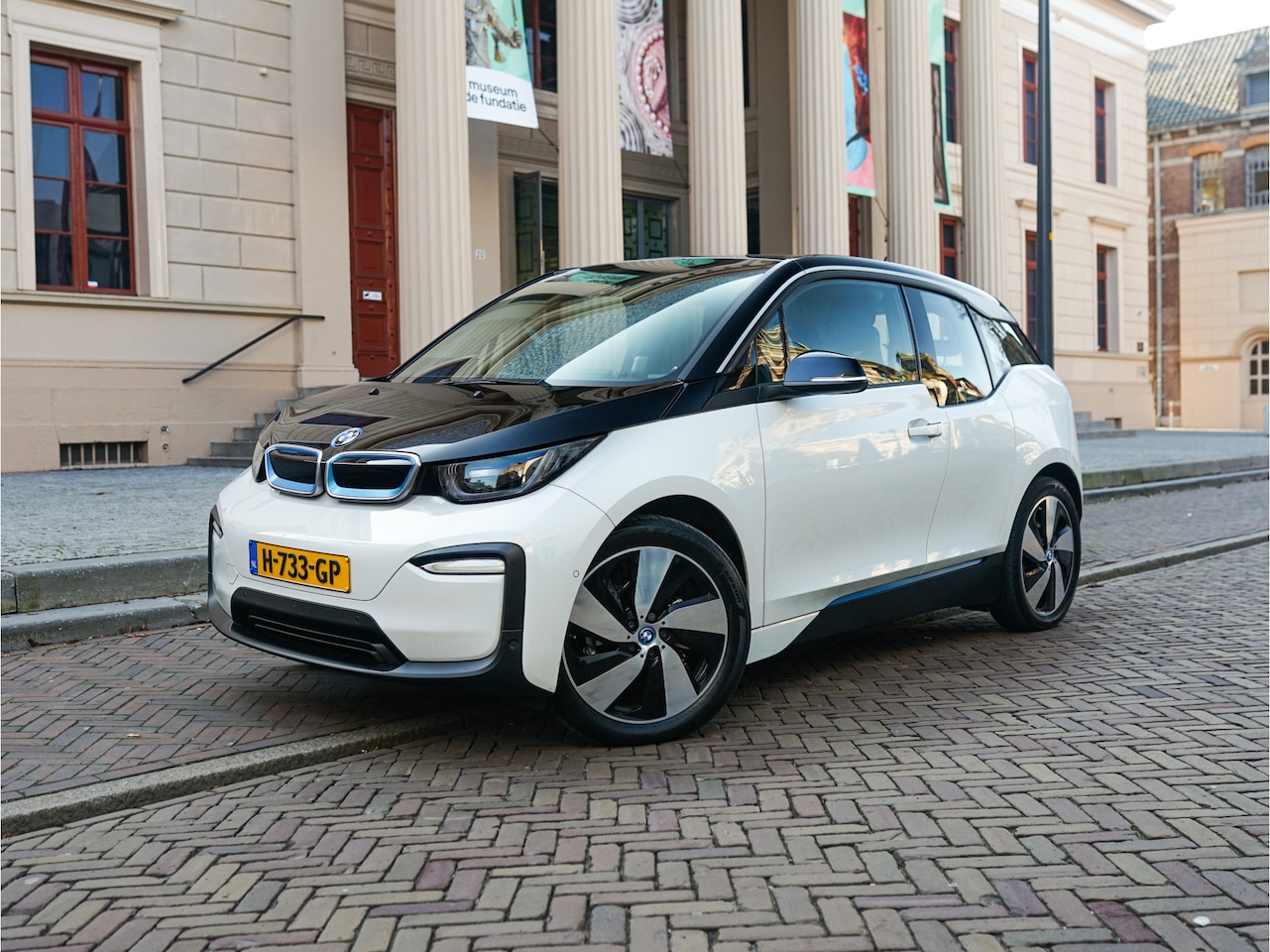 BMW i3 - 120Ah 42kWh Executive Edition l Warmtepomp l Camera l Navi l Cruise- en Climate Control - AutoWereld.nl