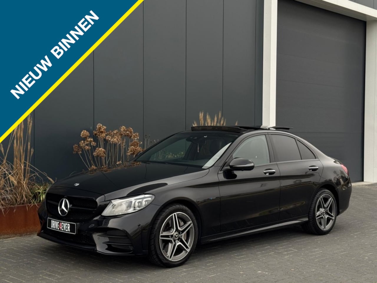 Mercedes-Benz C-klasse - 300 e Bns Sol. AMG FULL PANO NAVI 360 CAMERA LEDER LED - AutoWereld.nl