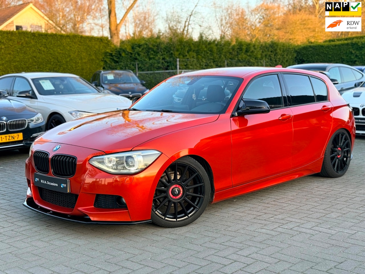 BMW 1-serie - 116i Upgrade Edition M Sport|Nieuwe Ketting + Klepseals|Maxton|Leder|Navigatie|Cruise cont - AutoWereld.nl