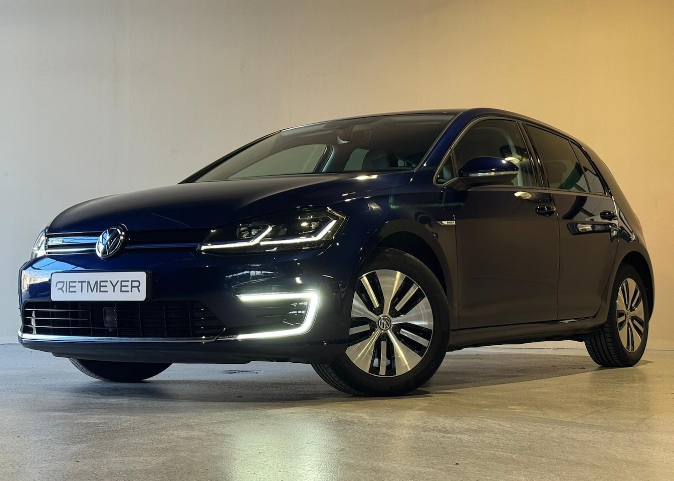 Volkswagen e-Golf - E-DITION |Digitaal Dashboard |Stoelverw. |Camera |ACC - AutoWereld.nl