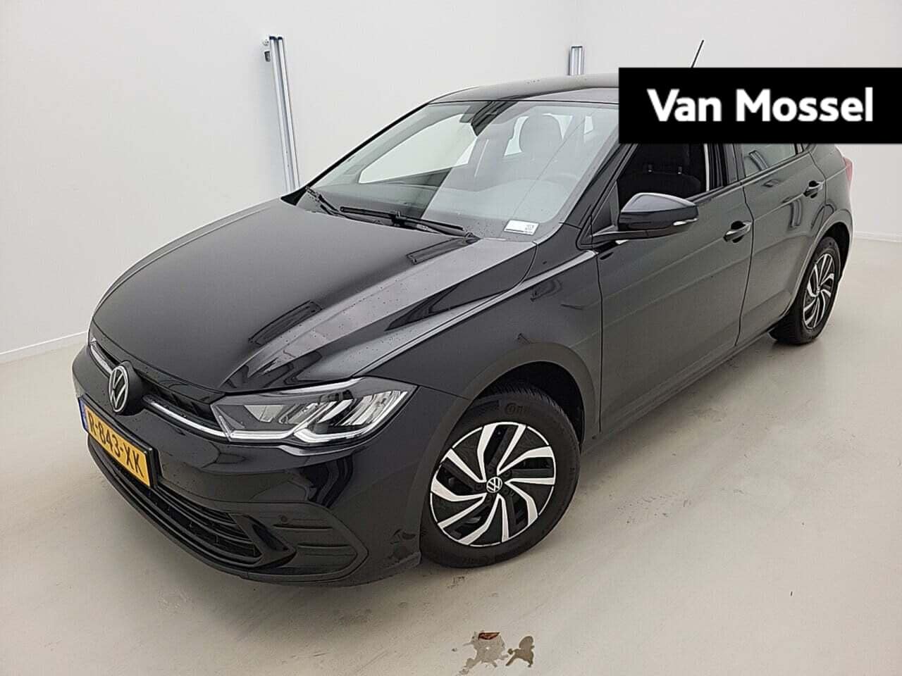 Volkswagen Polo - 1.0 TSI Life 95 PK| Origineel Nederlands | Parkeersensoren Voor & Achter | Airco | Digital - AutoWereld.nl
