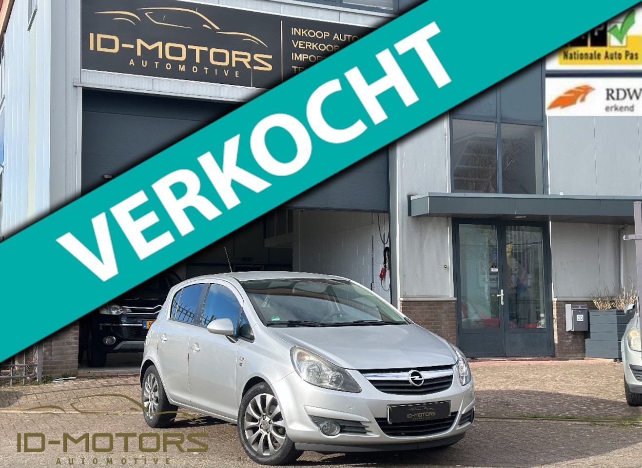 Opel Corsa - 1.4-16V '111' Edition nap apk airco scherm vol optie - AutoWereld.nl