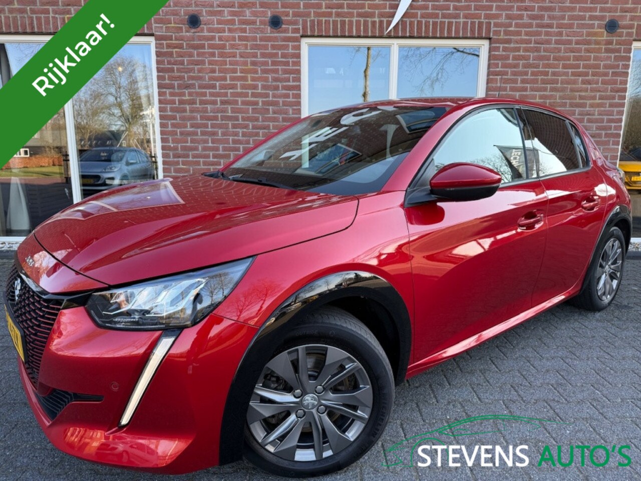 Peugeot e-208 - EV Allure 50 kWh STOELVERW. / CAMERA / VIRTUAL COCKPIT / GROOT.N - AutoWereld.nl