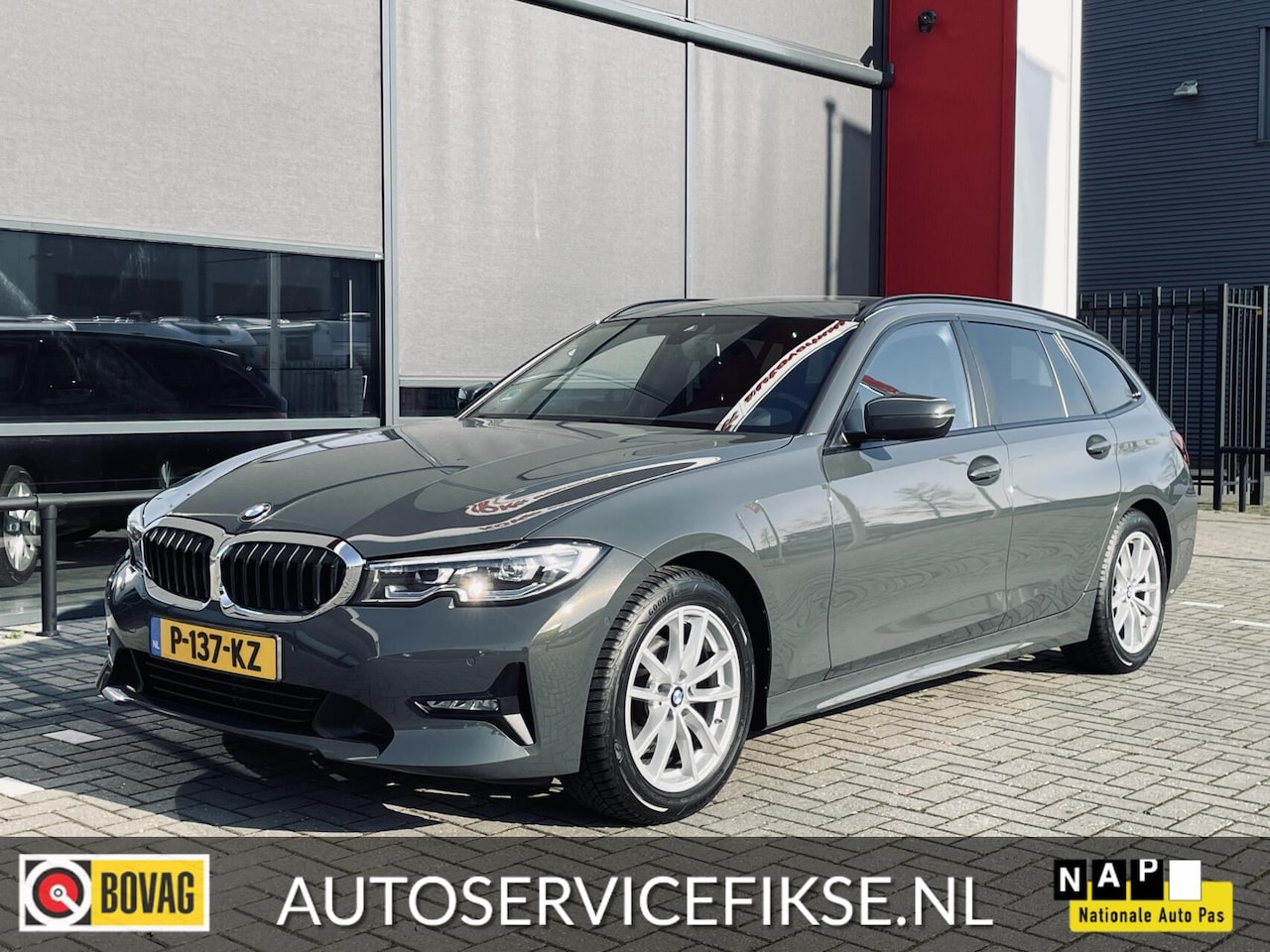 BMW 3-serie Touring - 318i BUSINESS EDIT. PLUS |LEER|CAMERA| - AutoWereld.nl