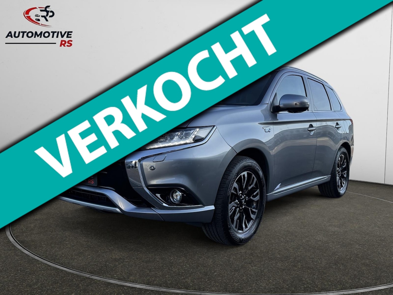 Mitsubishi Outlander - 2.0 PHEV 4x4 Rockford Audio Trekhaak 360° Cam Navi Nieuw Accupakket SOH 100% Schuif-/kante - AutoWereld.nl