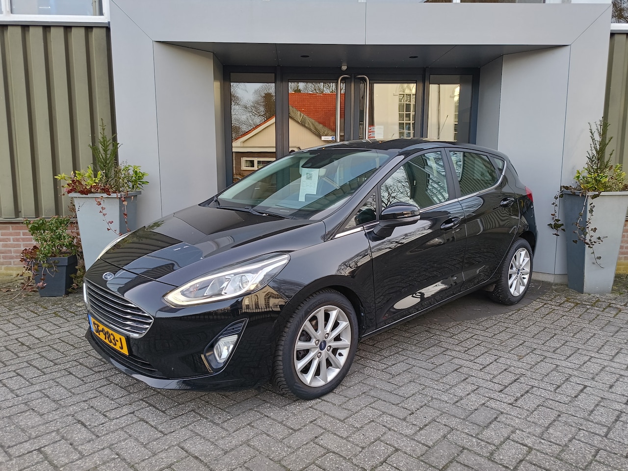 Ford Fiesta - 1.0 EcoBoost Titanium | Airco | Cruise controle | Trekhaak | LM velgen | - AutoWereld.nl