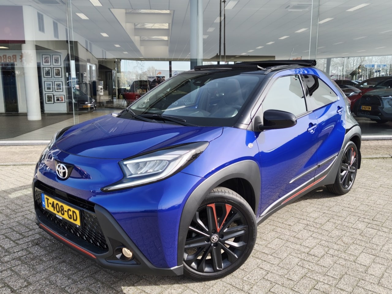 Toyota Aygo X - 1.0 VVT-i S-CVT Premium | Elekt. Vouwdak | JBL | Navi | Sensoren - AutoWereld.nl