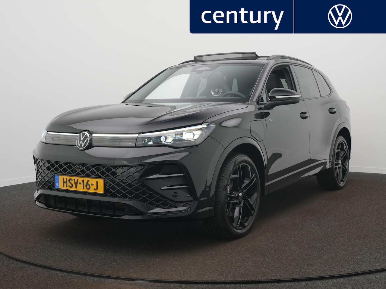 Volkswagen Tiguan - 1.5 eHybrid R-Line Edition Panoramadak - Camera - 20 Inch - Trekhaak - Matrix Led - AutoWereld.nl