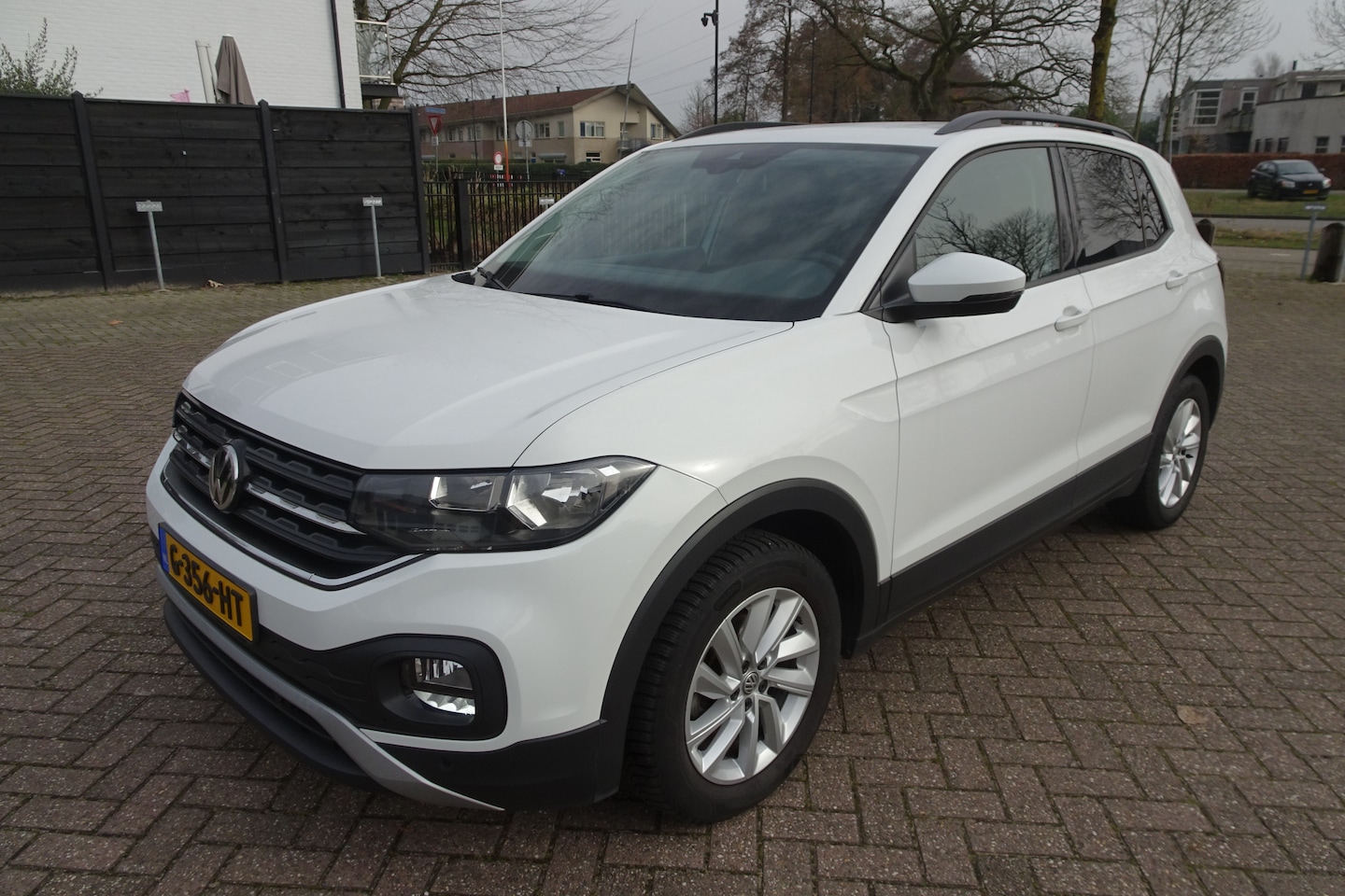 Volkswagen T-Cross - 1.0 TSI Life AUTOMAAT * 115pk * AIRCO * LMV * CARPLAY * PDC - AutoWereld.nl