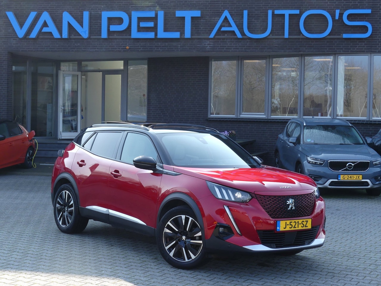 Peugeot e-2008 - EV GT 50 kWh 3-FASE / PANO / STOELVERWARMING - AutoWereld.nl