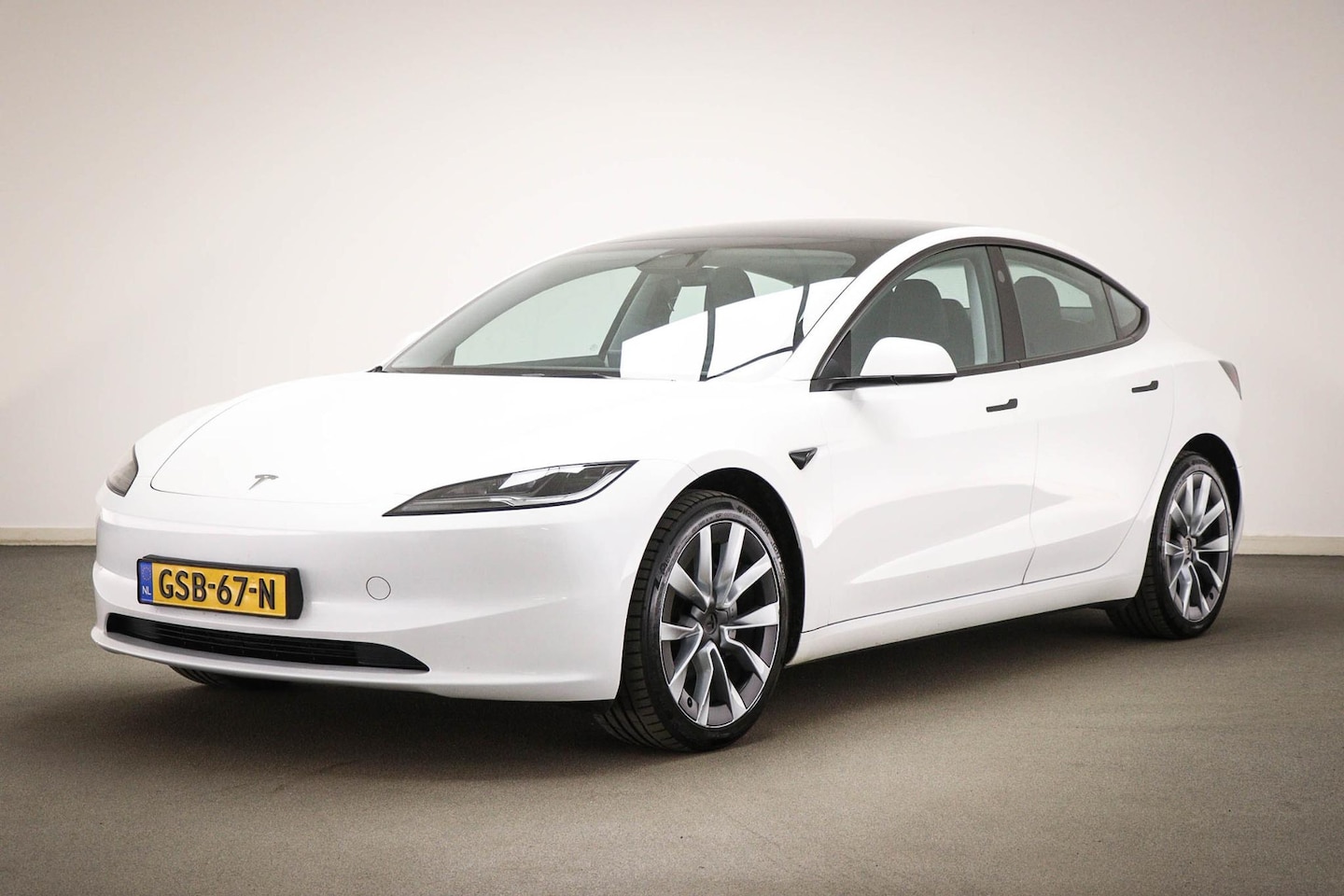 Tesla Model 3 - RWD 60 kWh | STUURVERWARMING | STOELVENTILATIE | PANORAMADAK | 19" - AutoWereld.nl