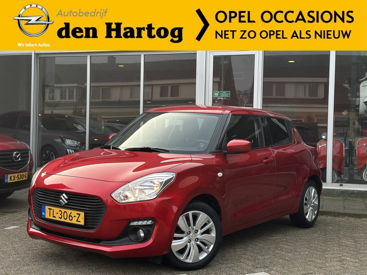 Suzuki Swift - 1.2 Select 90PK 5-drs Apple Carplay/Android Auto/Stoelverwarming/LM velgen - AutoWereld.nl