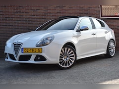 Alfa Romeo Giulietta - 1.4 T Distinctive '12 Pano Leder Clima Navi Cruise Inruil mogelijk
