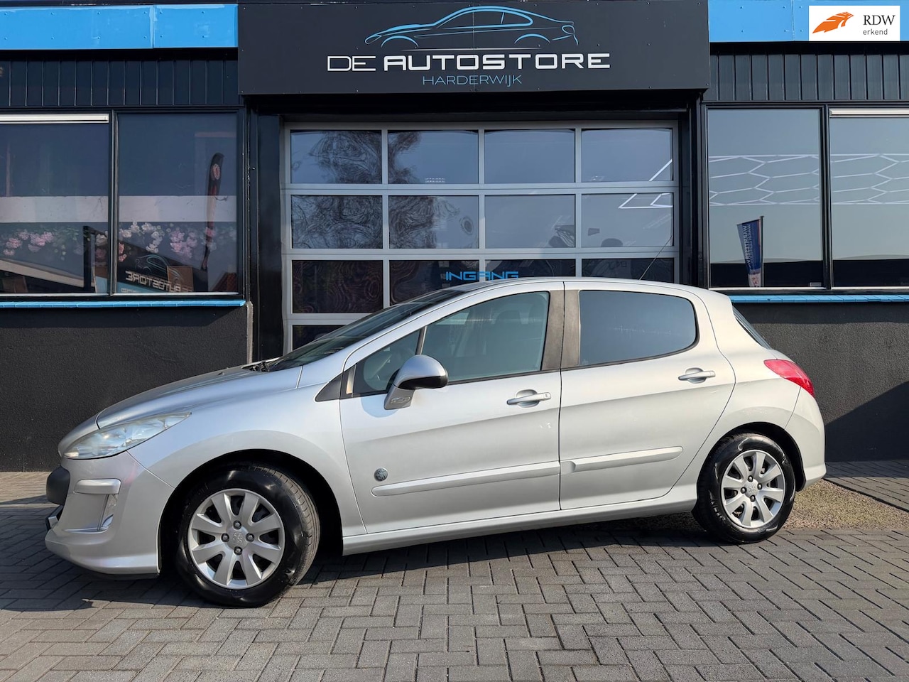 Peugeot 308 - 1.6 VTi Envy Executive Airco Cruise Geheel Dealer onderhouden In perfecte Staat!! - AutoWereld.nl