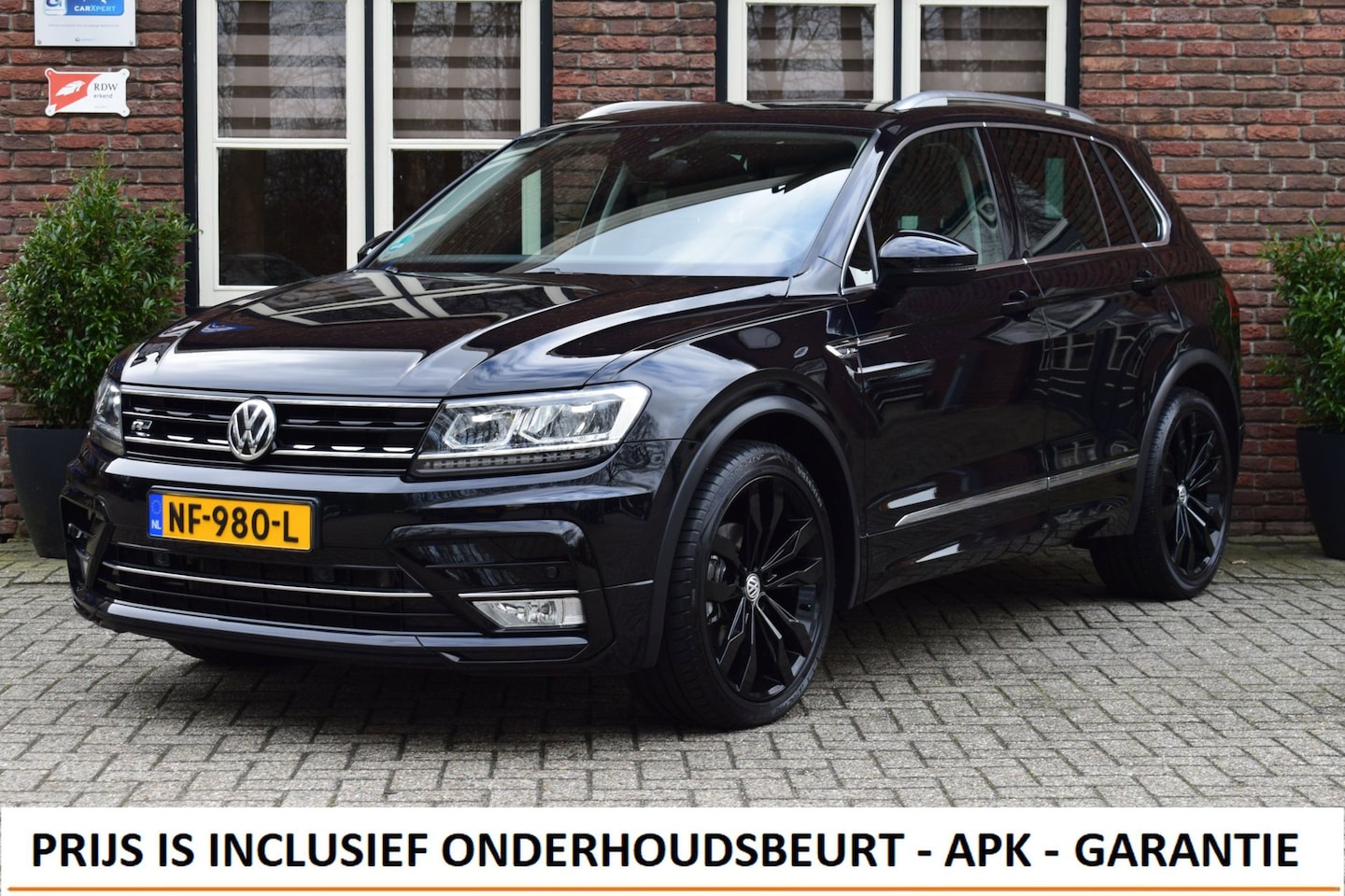 Volkswagen Tiguan - 2.0 TDI 4Mot. DSG Aut. R Line | Highline | 20Inch | App connect | Panoramadak - AutoWereld.nl