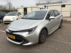 Toyota Corolla Touring Sports - 1.8 Hybrid Dynamic Plus | Stuur-/Stoelverwarming | Apple Carplay & AndroidAUTO | Navigatie