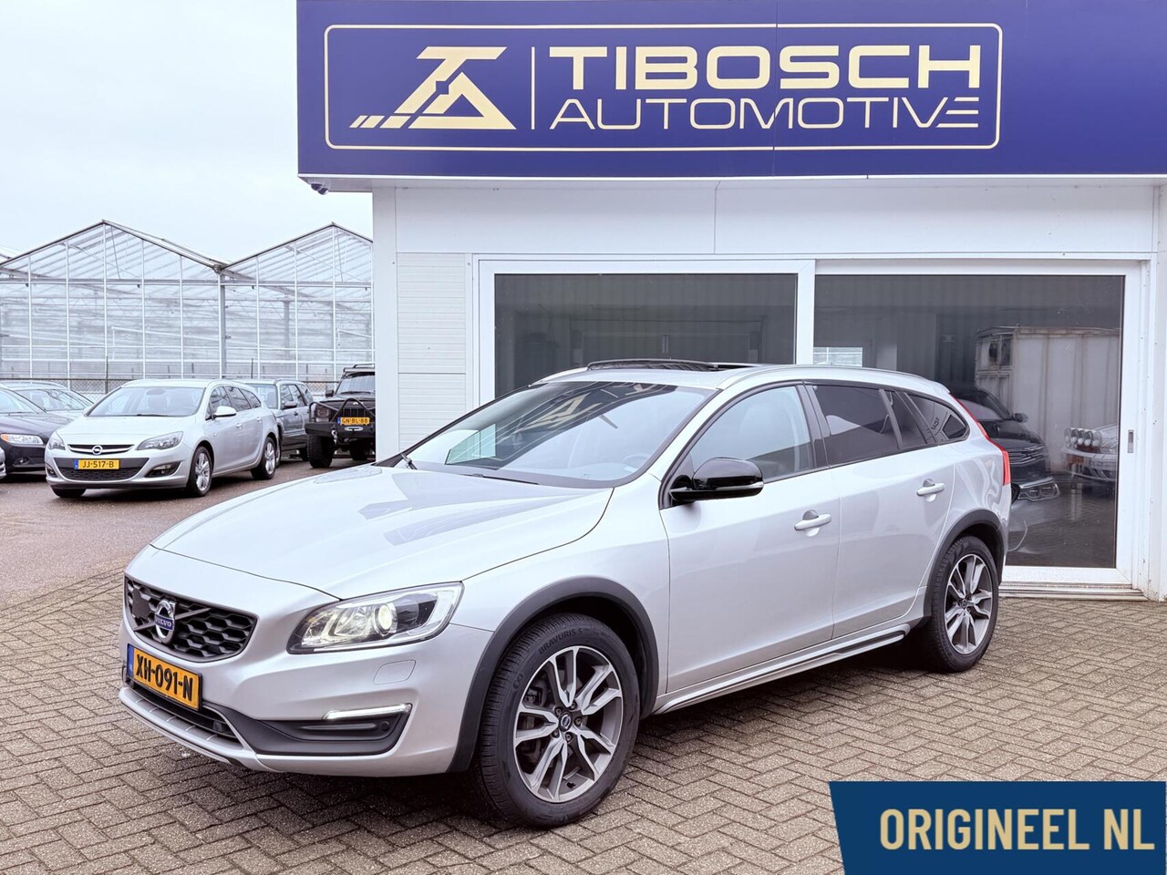 Volvo V60 Cross Country - D4 EURO 6 AUT Schuifdak Adapt Cruise - AutoWereld.nl