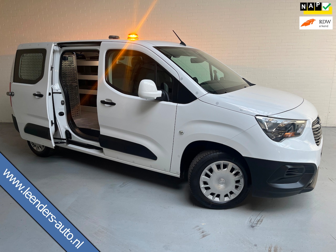 Opel Combo - Servicewagen 1.6D 100pk euro6 L2H1 MAXI, Sortimo Inrichting, Omvormer V230, Trekhaak, RIJK - AutoWereld.nl