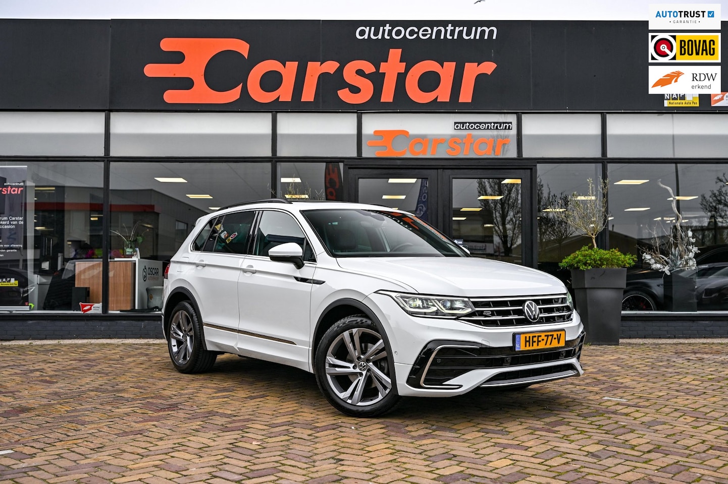 Volkswagen Tiguan - 1.5 TSI Elegance|R-Line|Pano|Camera|Car-Play - AutoWereld.nl