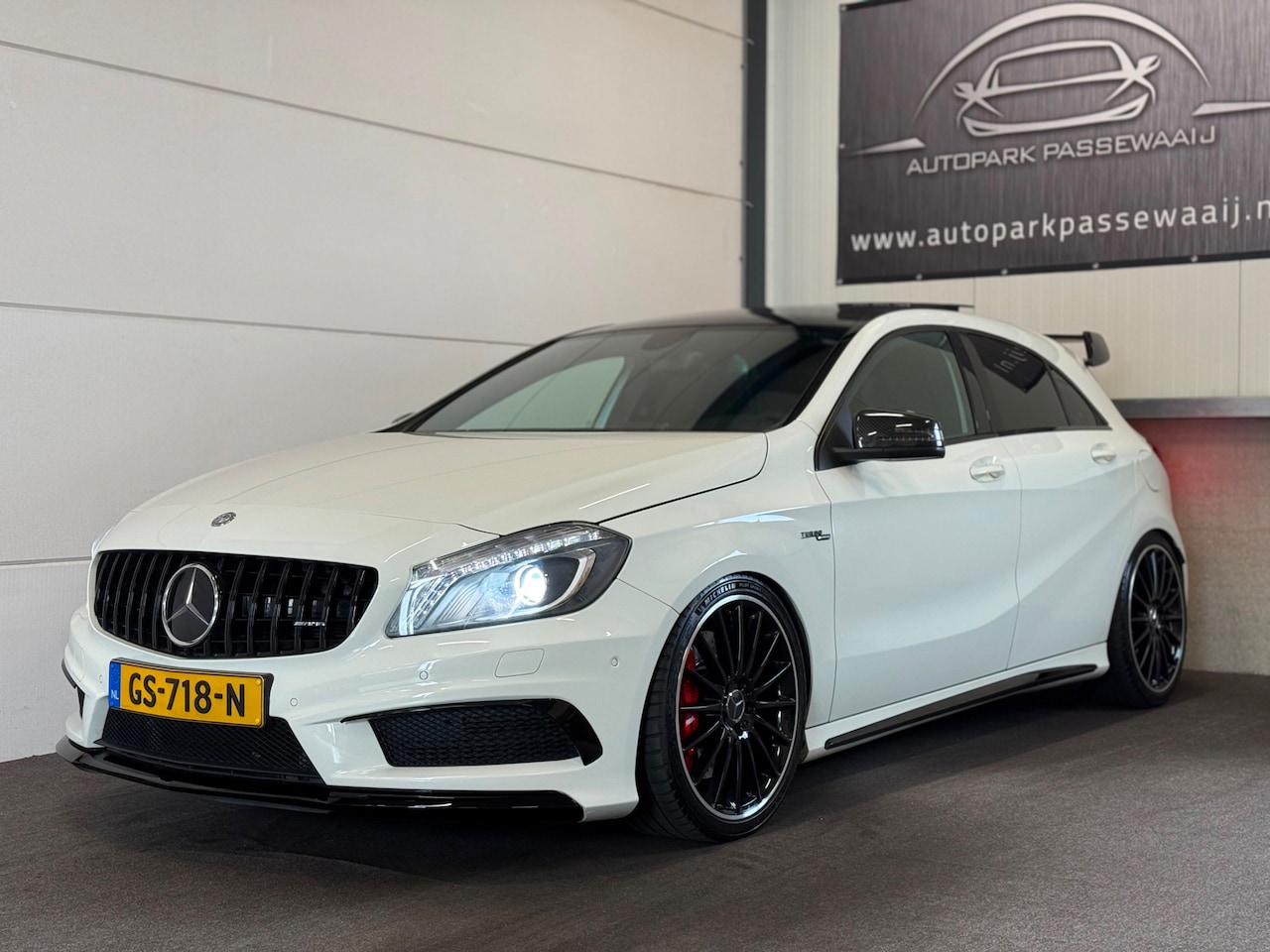Mercedes-Benz A-klasse - AMG 45 4MATIC Edition 1 Pano, Aero, Carbon, Kuipstoelen, Cruise Control, Harman & Kardon, - AutoWereld.nl