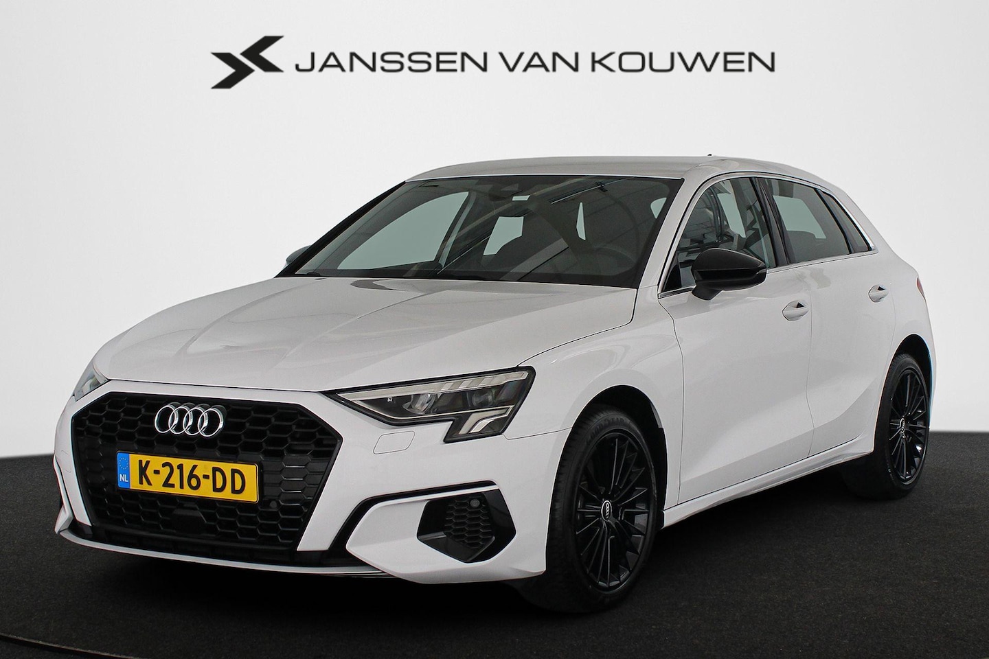 Audi A3 Sportback - 30 TFSI Business edition LED Climate control Navigatie All-Season banden - AutoWereld.nl