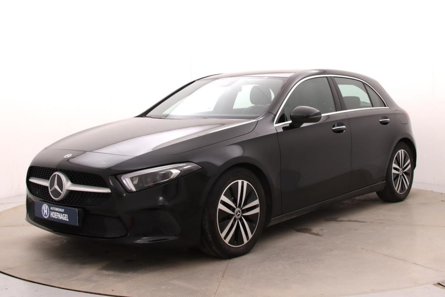 Mercedes-Benz A-klasse - 200 Business Solution | Trekhaak | Panodak | Adaptive Cruise | Camera | Stoelverw. | - AutoWereld.nl
