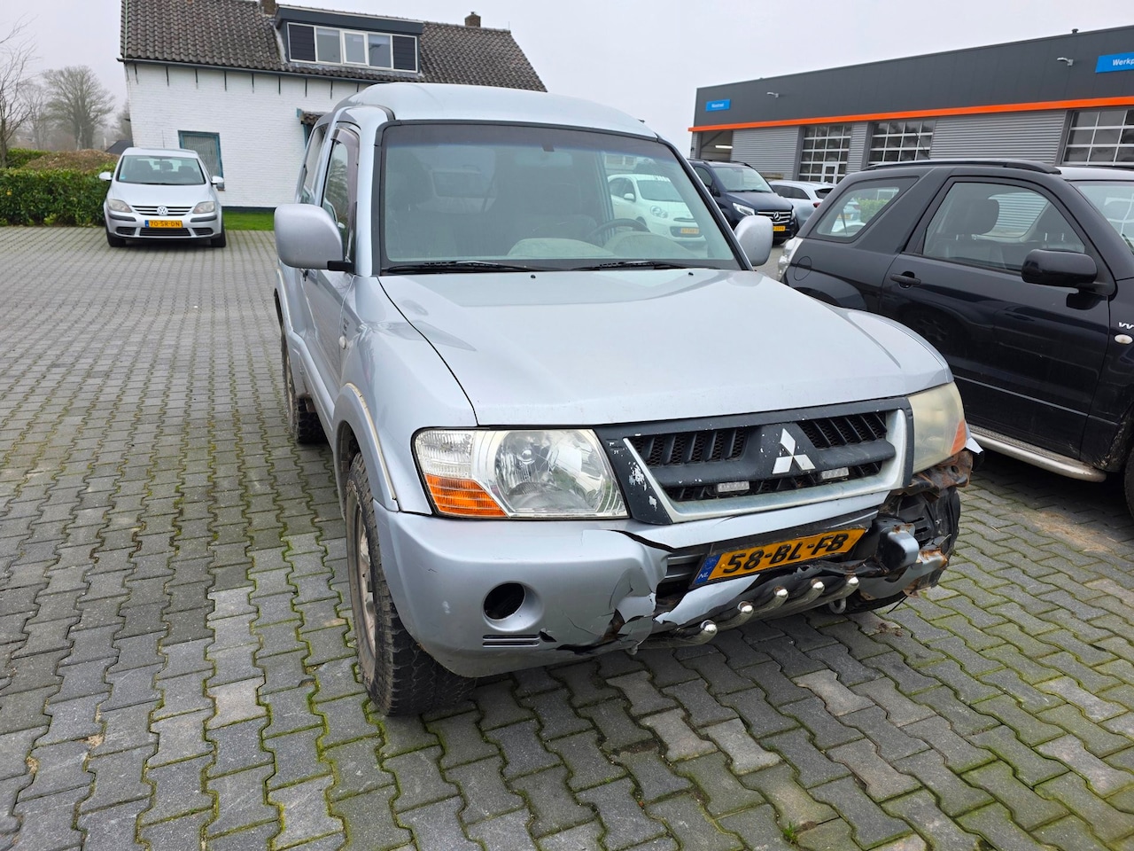 Mitsubishi Pajero - 3.2 Di-D GLX HR 3.2 Di-D GLX HR - AutoWereld.nl