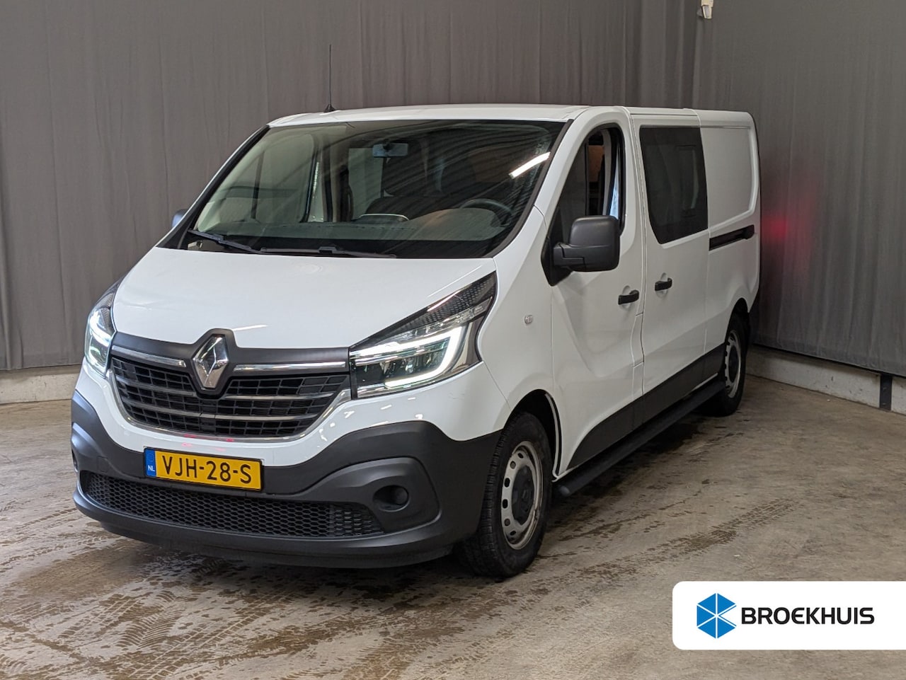 Renault Trafic - 2.0 dCi 120 T29 L2H1 DC Comfort | Dubbele Cabine | 5-Persoons | Navigatie | Trekhaak | Cru - AutoWereld.nl