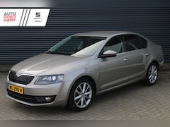 Skoda Octavia - 1.4 TSI Greentech Style Business Trekhaak Xenon CarPlay Canton
