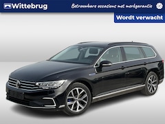 Volkswagen Passat Variant - 1.4 TSI PHEV GTE Business DSG Automaat Panoramadak / Trekhaak wegklapbaar / Navigatie / Ac