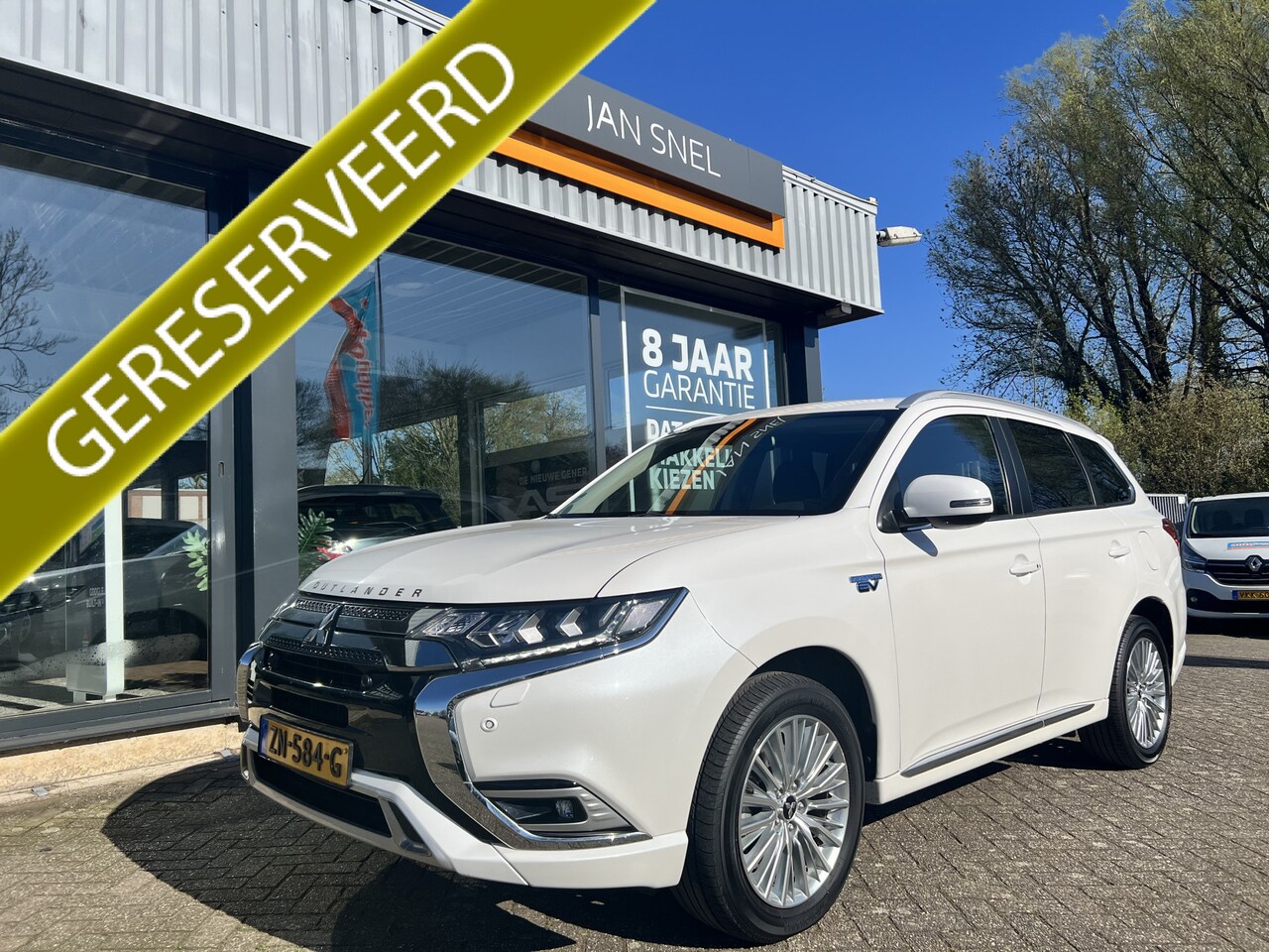 Mitsubishi Outlander - 2.4 PHEV Intense 2.4 PHEV Intense+ - AutoWereld.nl