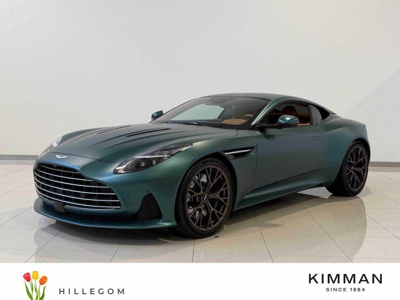 Aston Martin V8 Coupé - DB12 4.0 | Coupe | Satin Racing Green | 21 velgen Satin Bronze | Incl. BPM - AutoWereld.nl