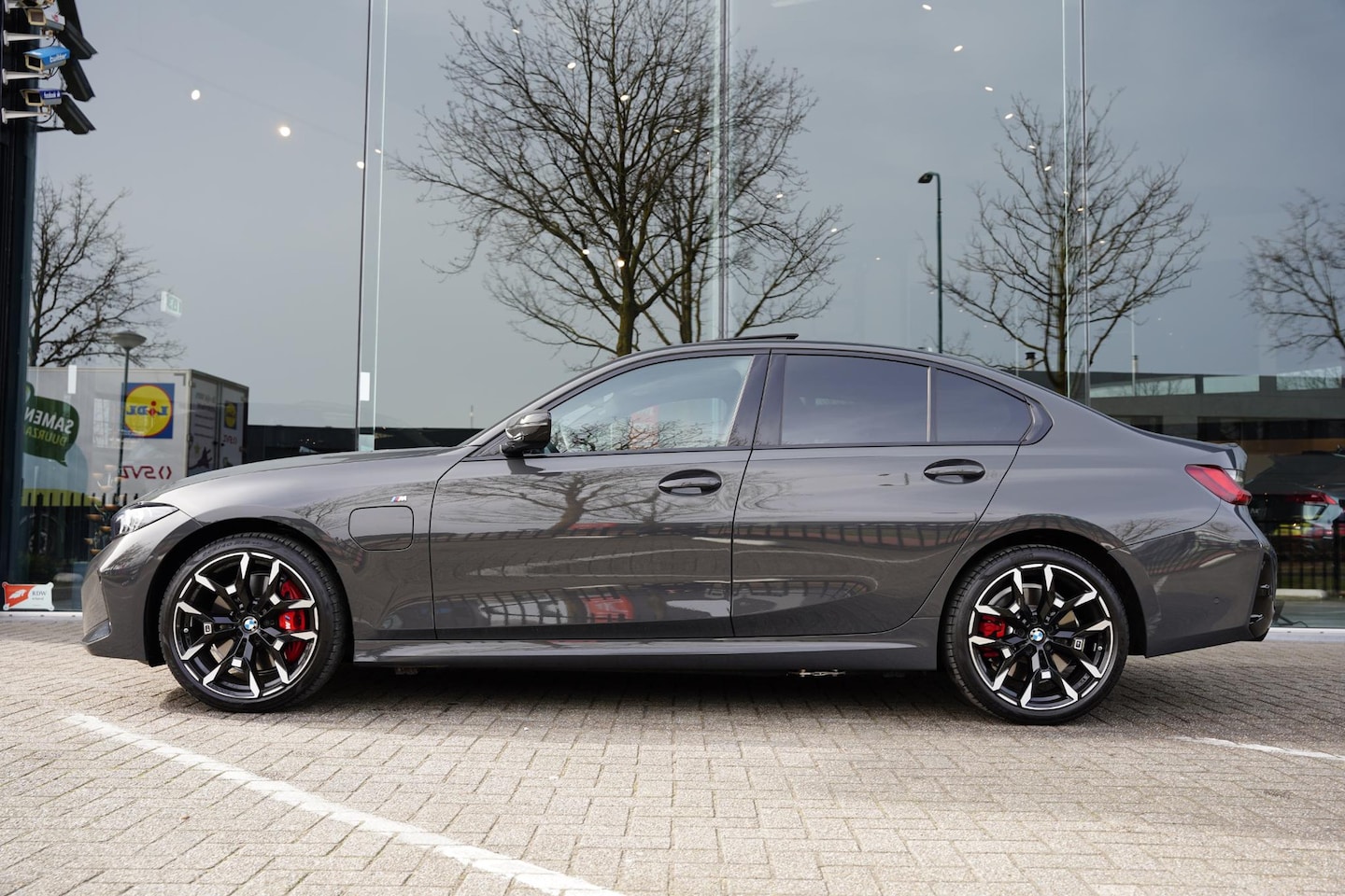 BMW 3-serie - 330e GERESERVEERD - AutoWereld.nl