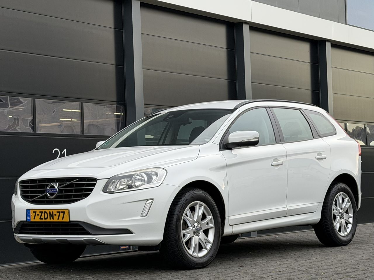 Volvo XC60 - Xc-60 2.0 D3 Navi Clima AUTOMAAT - AutoWereld.nl