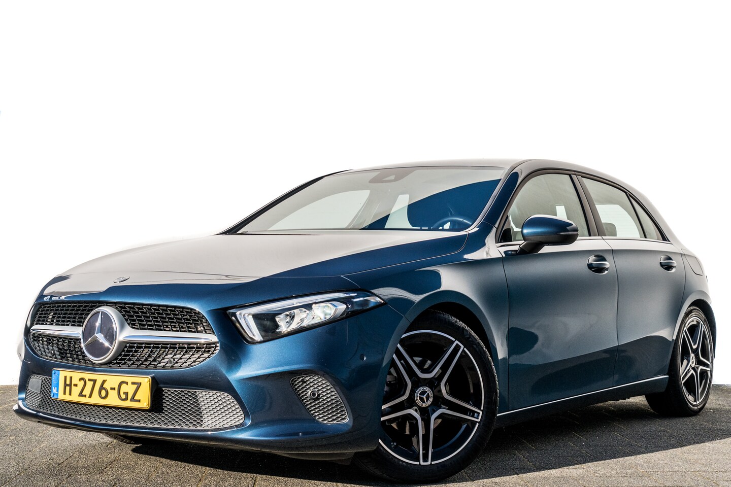 Mercedes-Benz A-klasse - 160 Business | LED | Widescreen | Stoelverwarming | Org. NL | Carplay | Trekhaak - AutoWereld.nl