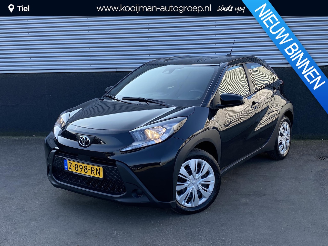Toyota Aygo X - 1.0 VVT-i MT Play Nette Nederlandse auto, achteruitrij camera, navigatie Apple CarPlay/And - AutoWereld.nl