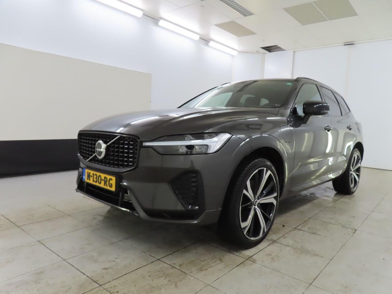 Volvo XC60 - 2.0 T6 AWD R-Design/Pano/Leer/Led - AutoWereld.nl