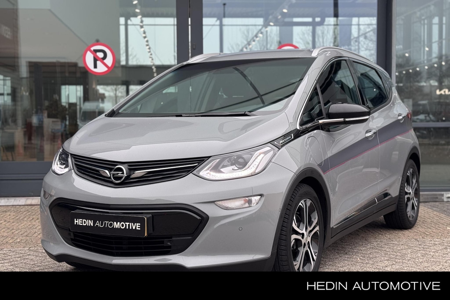 Opel Ampera-e - Business executive 60 kWh Leder interieur | Stoel & Stuurverwarming | Apple Carplay\Androi - AutoWereld.nl