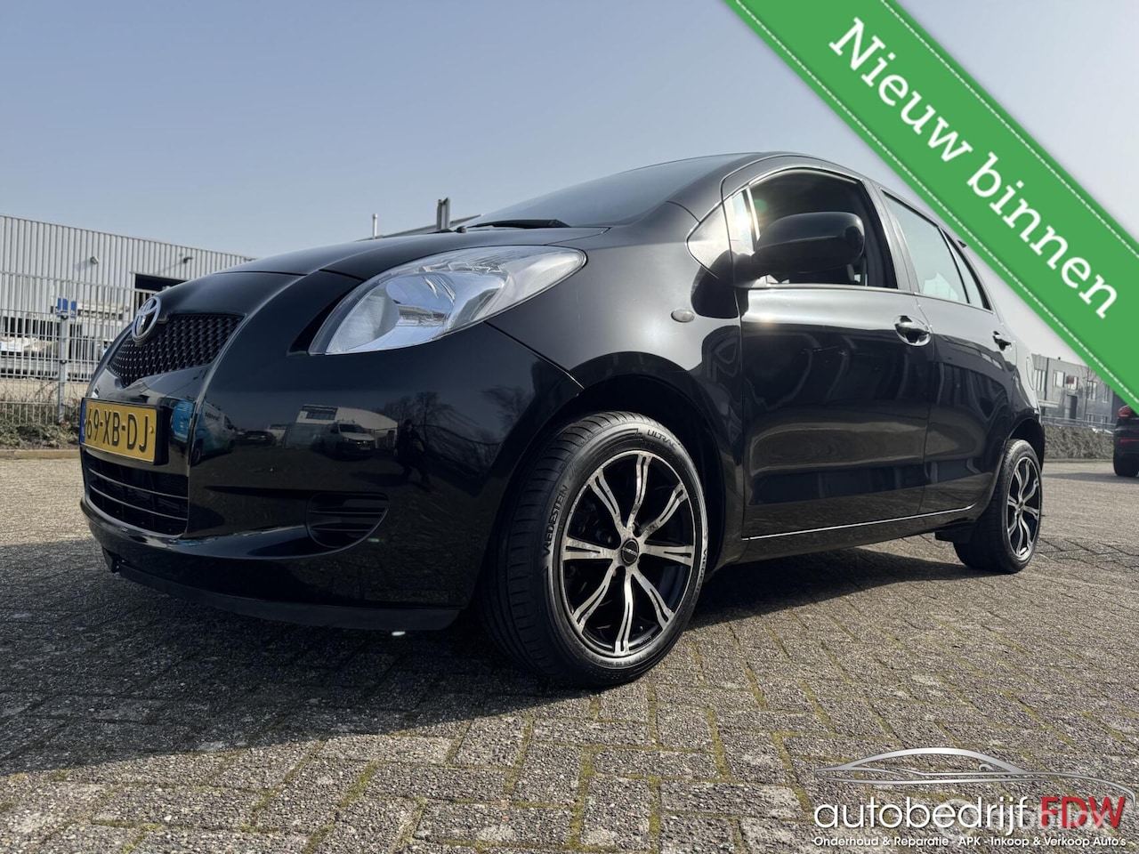 Toyota Yaris - 1.3 VVTi Sol/5DEURS/LM VELGEN/NAP/ - AutoWereld.nl