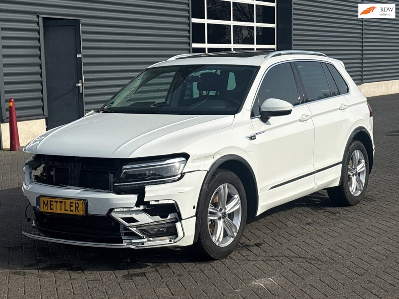 Volkswagen Tiguan - 1.5 TSI ACT Highline 1.5 TSI ACT Highline, R-Line, Panoramadak - AutoWereld.nl