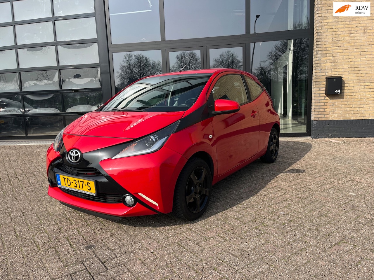 Toyota Aygo - 1.0 VVT-i x 1.0 VVT-i x , Airco, Led, Zuinig - AutoWereld.nl