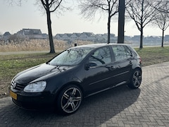 Volkswagen Golf - 2.0 FSI Sportline